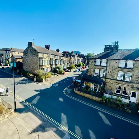 Views Over - 2bed Jade & Parking Harrogate