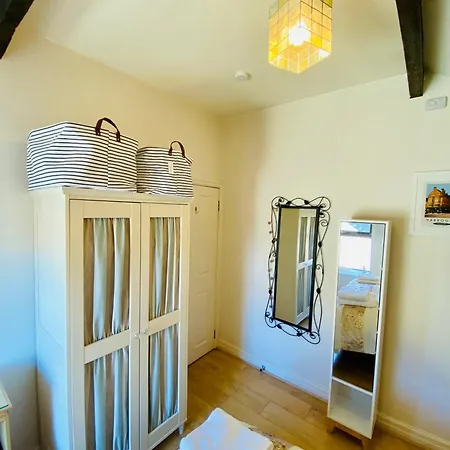 Views Over - 2bed Jade & Parking *