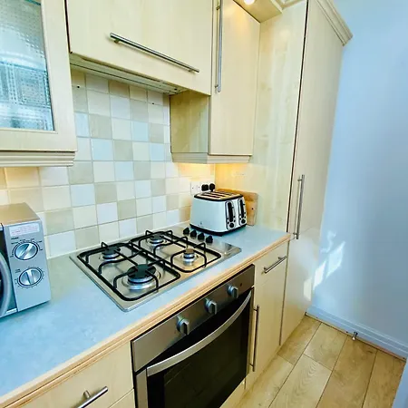 Views Over - 2bed Jade & Parking Apartment