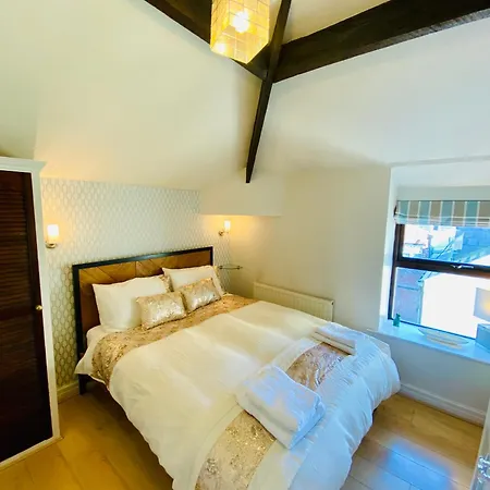 Views Over - 2bed Jade & Parking Harrogate