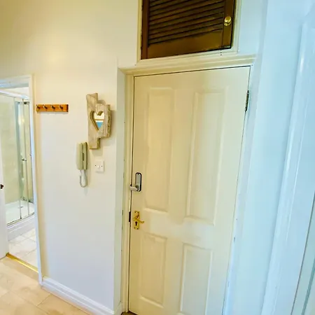 Views Over - 2bed Jade & Parking *