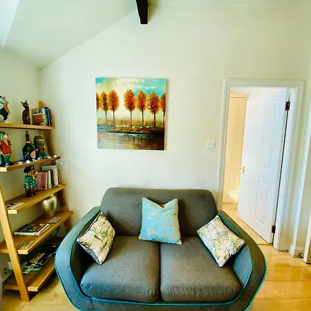 Views Over - 2bed Jade & Parking *