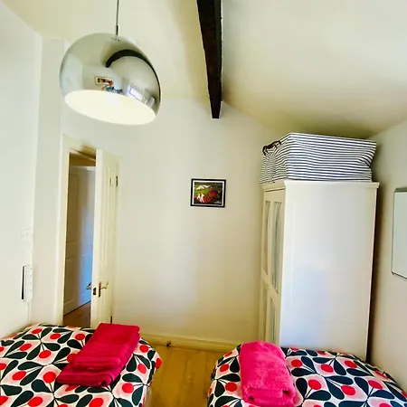 Views Over - 2bed Jade & Parking