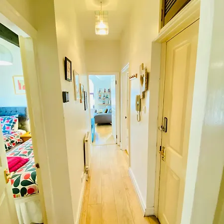 Views Over - 2bed Jade & Parking *