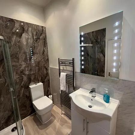 דירה Views Over - 2bed Jade & Parking *