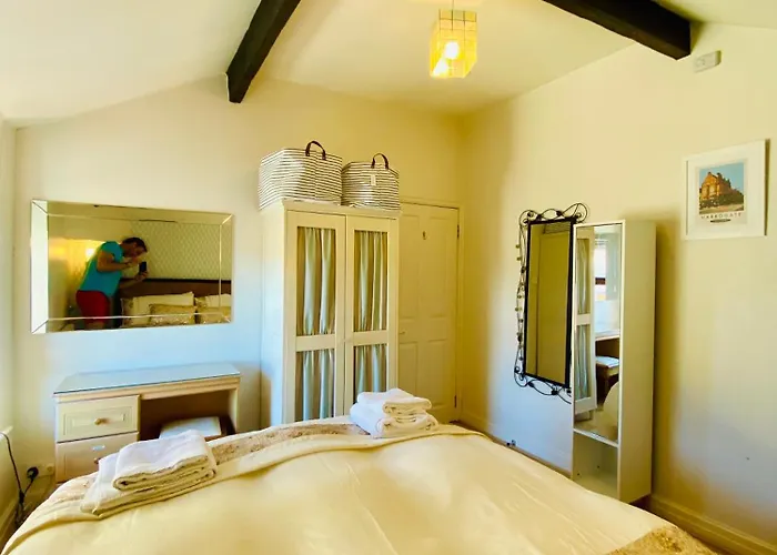 Views Over - 2bed Jade & Parking *