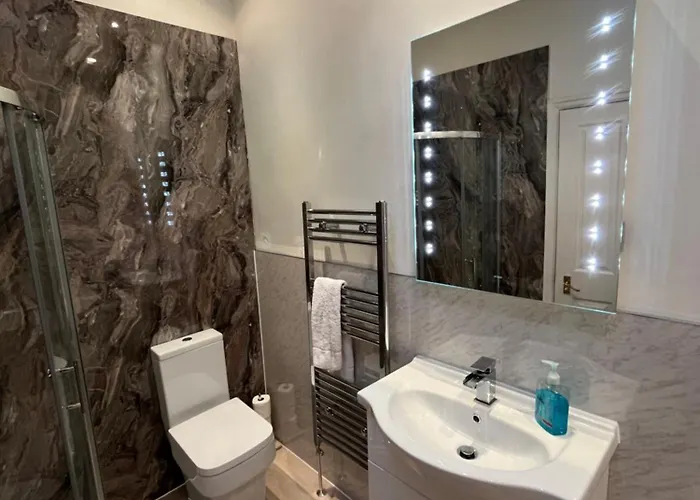 Апартаменты Views Over - 2bed Jade & Parking *