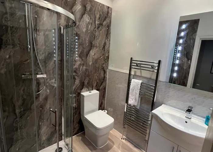 Апартаменты Views Over - 2bed Jade & Parking