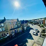 Views Over - 2bed Jade & Parking * 哈罗盖特