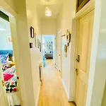 Views Over - 2bed Jade & Parking *
