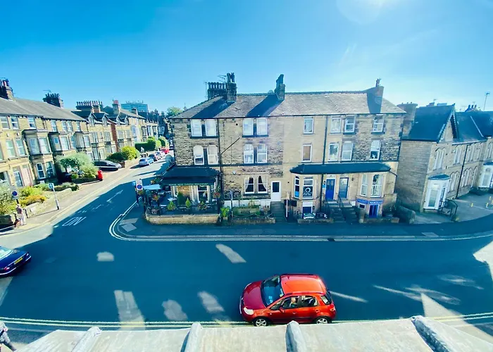 Views Over - 2bed Jade & Parking *