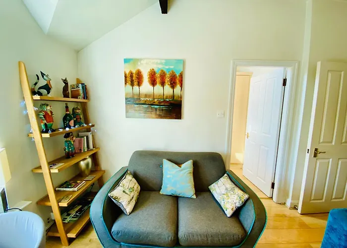 Views Over - 2bed Jade & Parking *