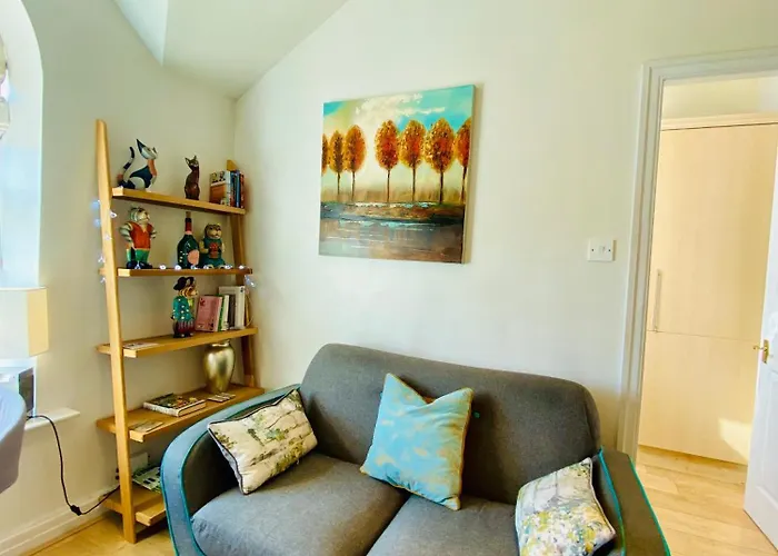 Views Over - 2bed Jade & Parking