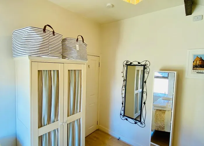 Views Over - 2bed Jade & Parking *