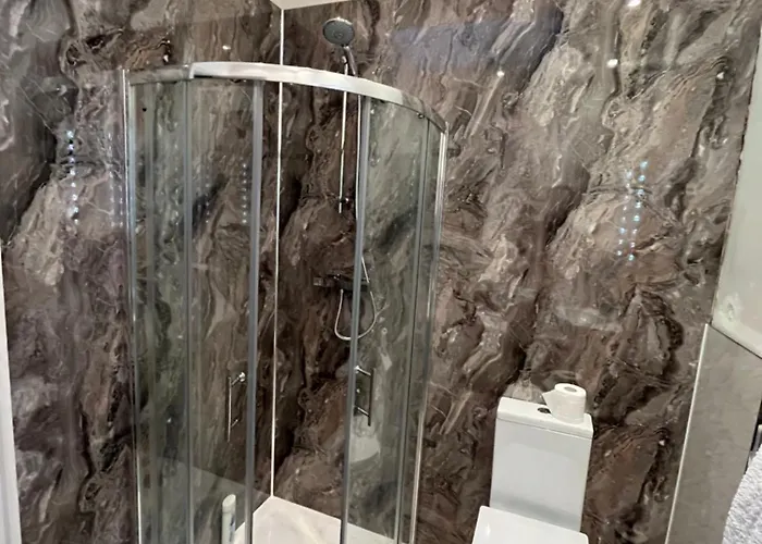 Views Over - 2bed Jade & Parking